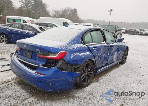 2021 BMW 330I xDrive z USA, uszkodzony, nr VIN 3MW5R7J03M8B56433